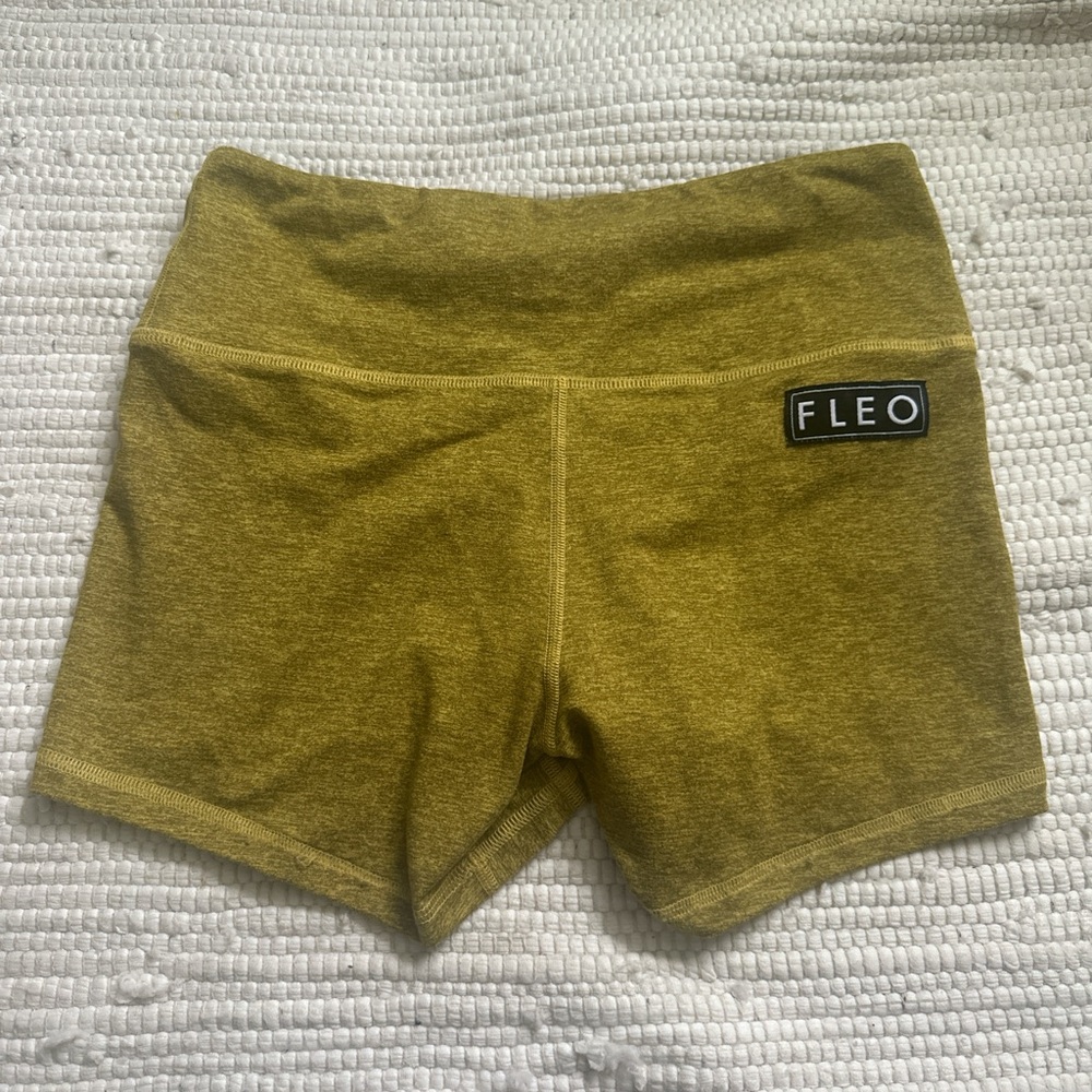 FLEO MUSTARD YELLOW SHORT